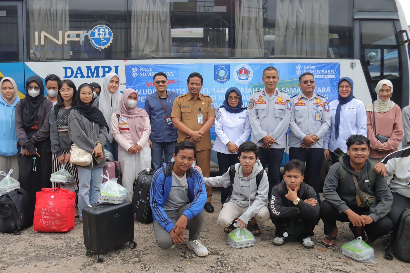 Puluhan Mahasiswa Bangka Difasilitasi Mudik Gratis oleh Pemprov Babel dan Bank Sumsel Babel