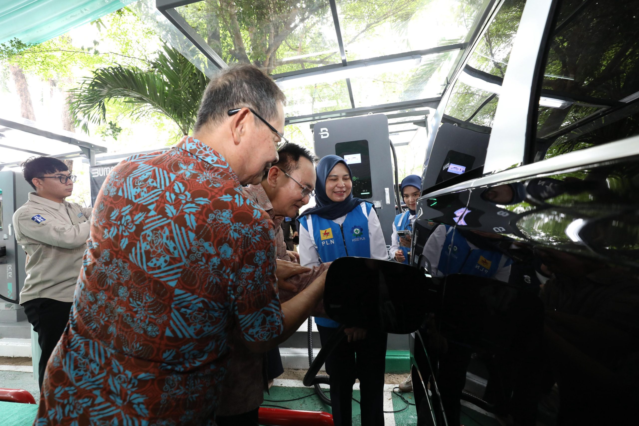 PLN Resmikan SPKLU Center di Tol Jagorawi untuk Pemudik Lebaran 2025