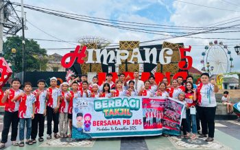 Atlet Muda PB JBS Bangka Selatan Bagikan Ratusan Takjil untuk Masyarakat Toboali