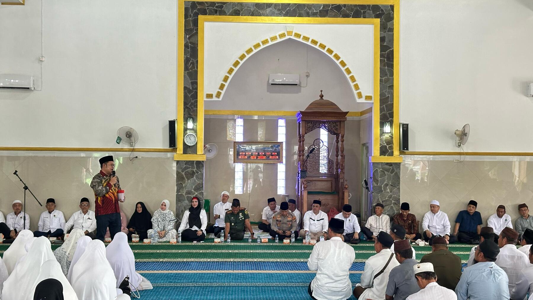 Riza-Debby Hadiri Ramah Tamah Calon Jamaah Haji, Ini Pesan dan Harapannya