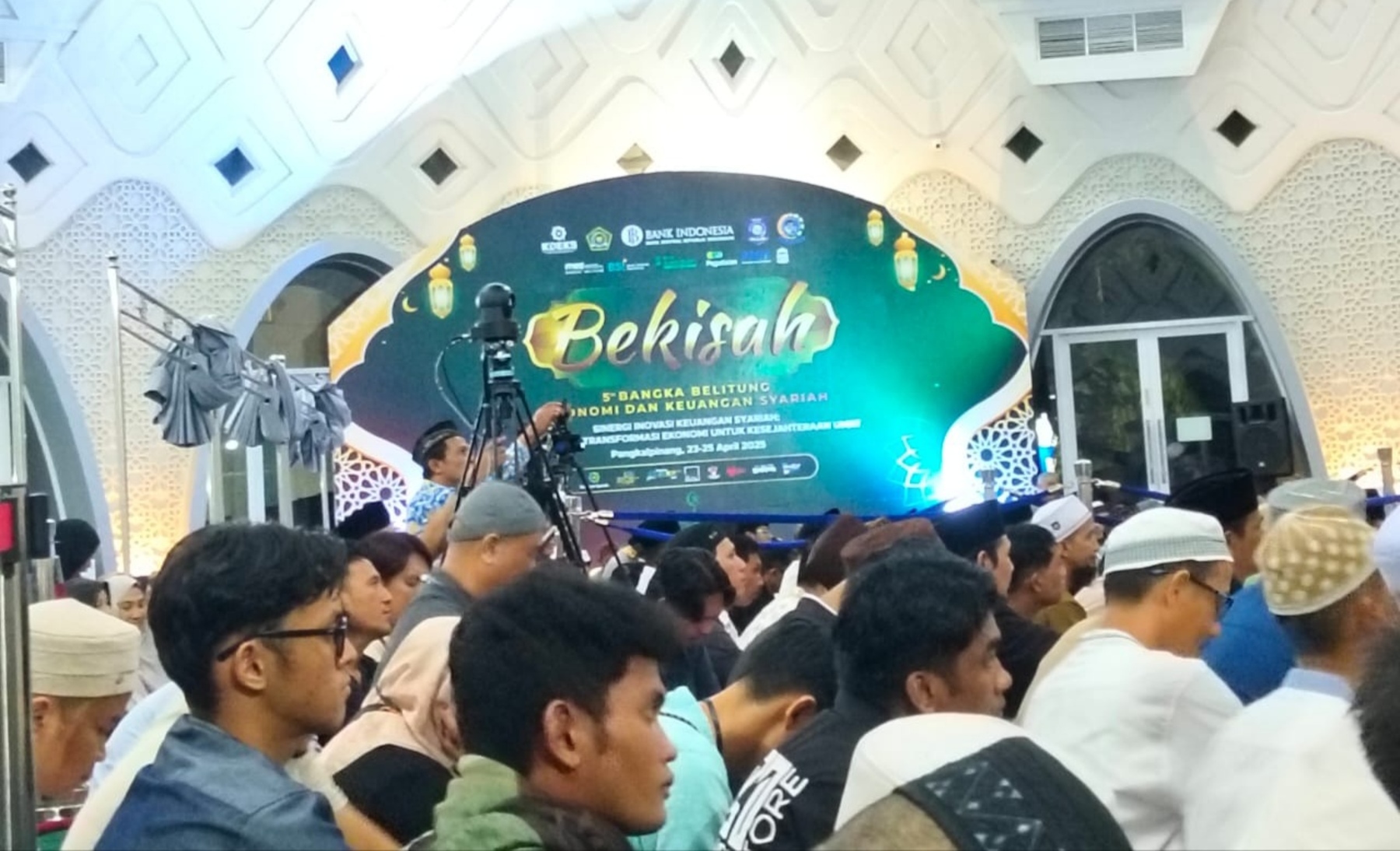 Ustaz Das’ad Latif Sampaikan Tausiyah di BEKISAH 2025 Pangkalpinang