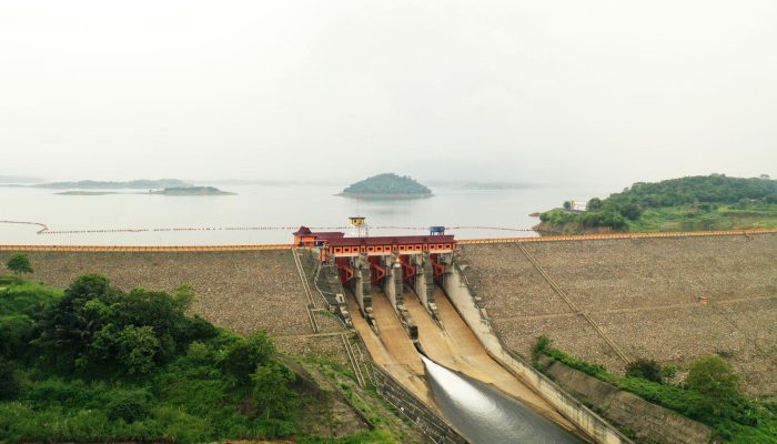 PLN dan Masdar Sepakat Kembangkan PLTS Terapung, Dukung Target NZE 2060