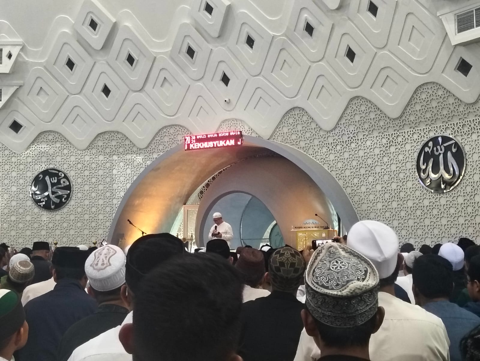 Ustaz Das’ad Latif Sampaikan Tausiyah di BEKISAH 2025 Pangkalpinang