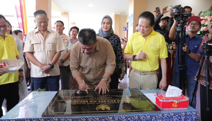 Resmikan Gedung SMA YPK Air Kenanga, Hidayat Arsani Sebut Pendidikan Jadi Prioritas
