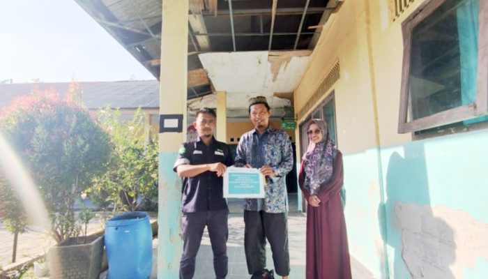 Tingkatkan Sarana Pendidikan, PT Timah Serahkan Bantuan untuk Madrasah di Karimun