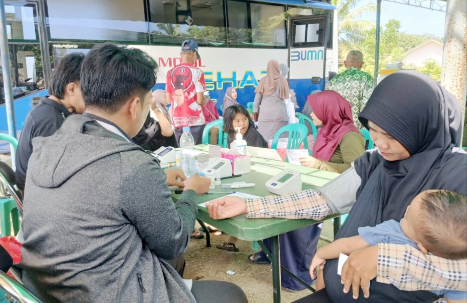 Ratusan Warga Belo Laut Dapat Layanan Kesehatan Gratis dari Mobil Sehat PT Timah