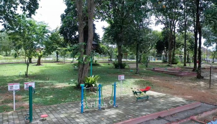 Asri dan Gratis, TINS Green Garden Jadi Spot Favorit Warga untuk Berolahraga