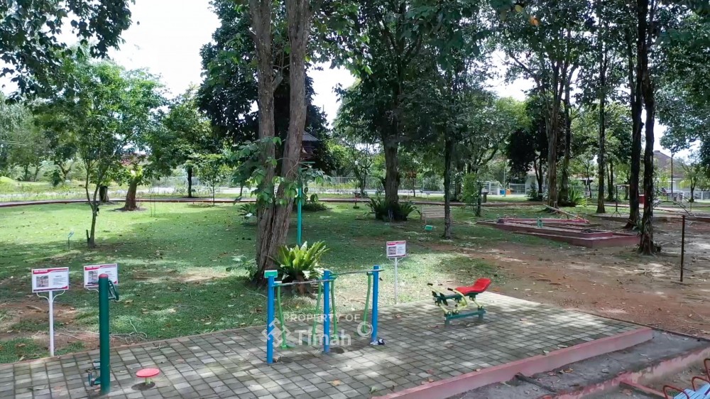 Asri dan Gratis, TINS Green Garden Jadi Spot Favorit Warga untuk Berolahraga