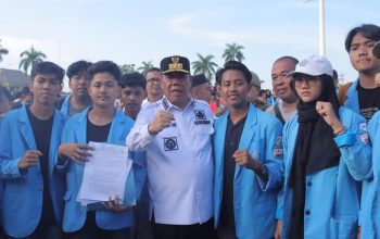 Gubernur Hidayat Arsani Terima Aspirasi Mahasiswa UBB, Janji Benahi Babel