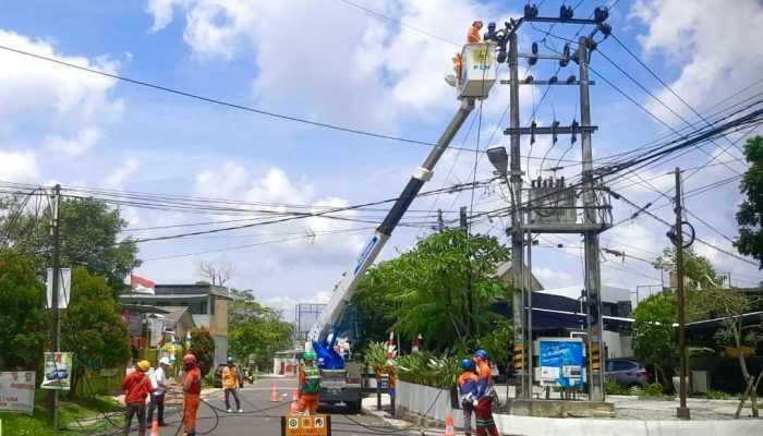 Tim PDKB PLN Bangka Lakukan Pemeliharaan Listrik Demi Keandalan Pasokan