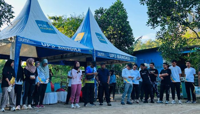 Dukung Ekowisata, PLN Babel dan Edubina Gelar Aksi Bersih-bersih di Bukit Pinteir