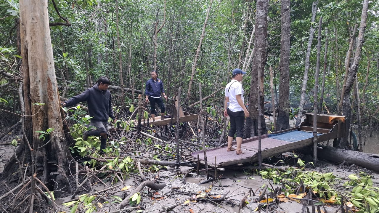 Polsek Lepar Pongok Tertibkan Tambang Timah Ilegal di Kawasan Mangrove