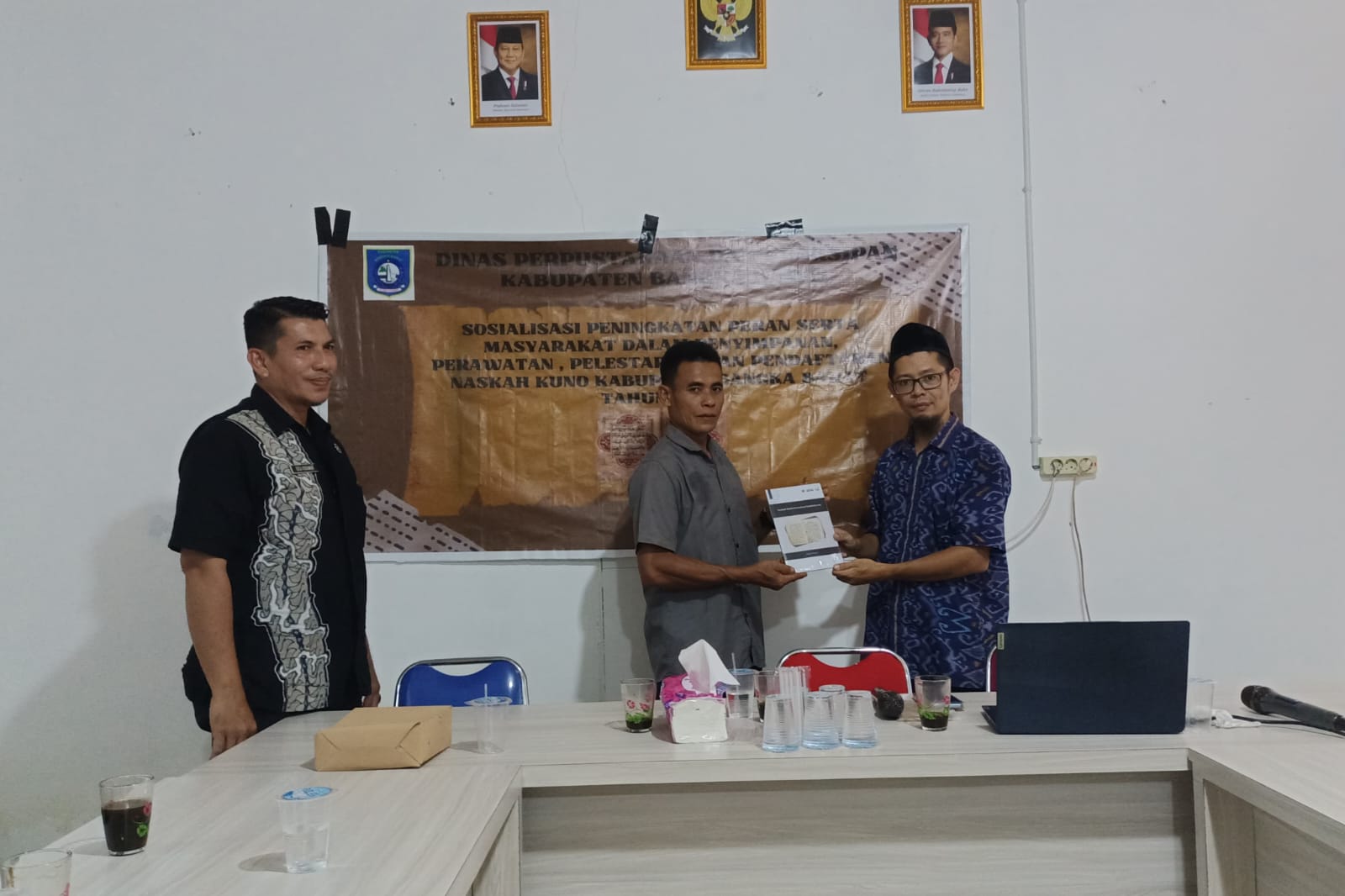Lestarikan Sejarah, DKP Bangka Barat Verifikasi Puluhan Naskah Kuno di Desa