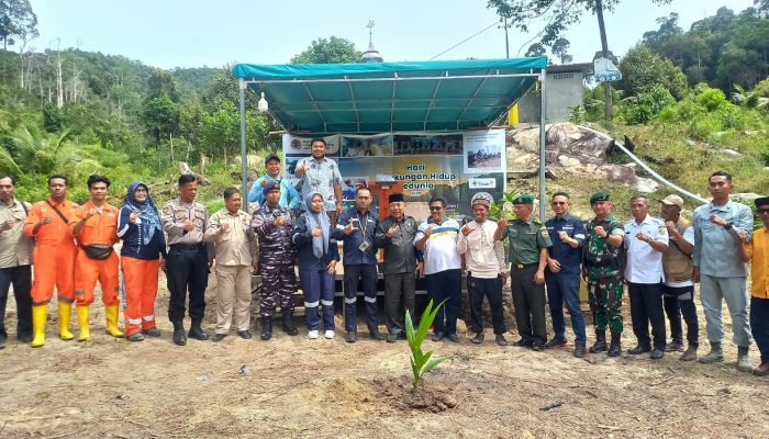 Peringati Hari Lingkungan Hidup, PT Timah Hijaukan Karimun Bareng Warga
