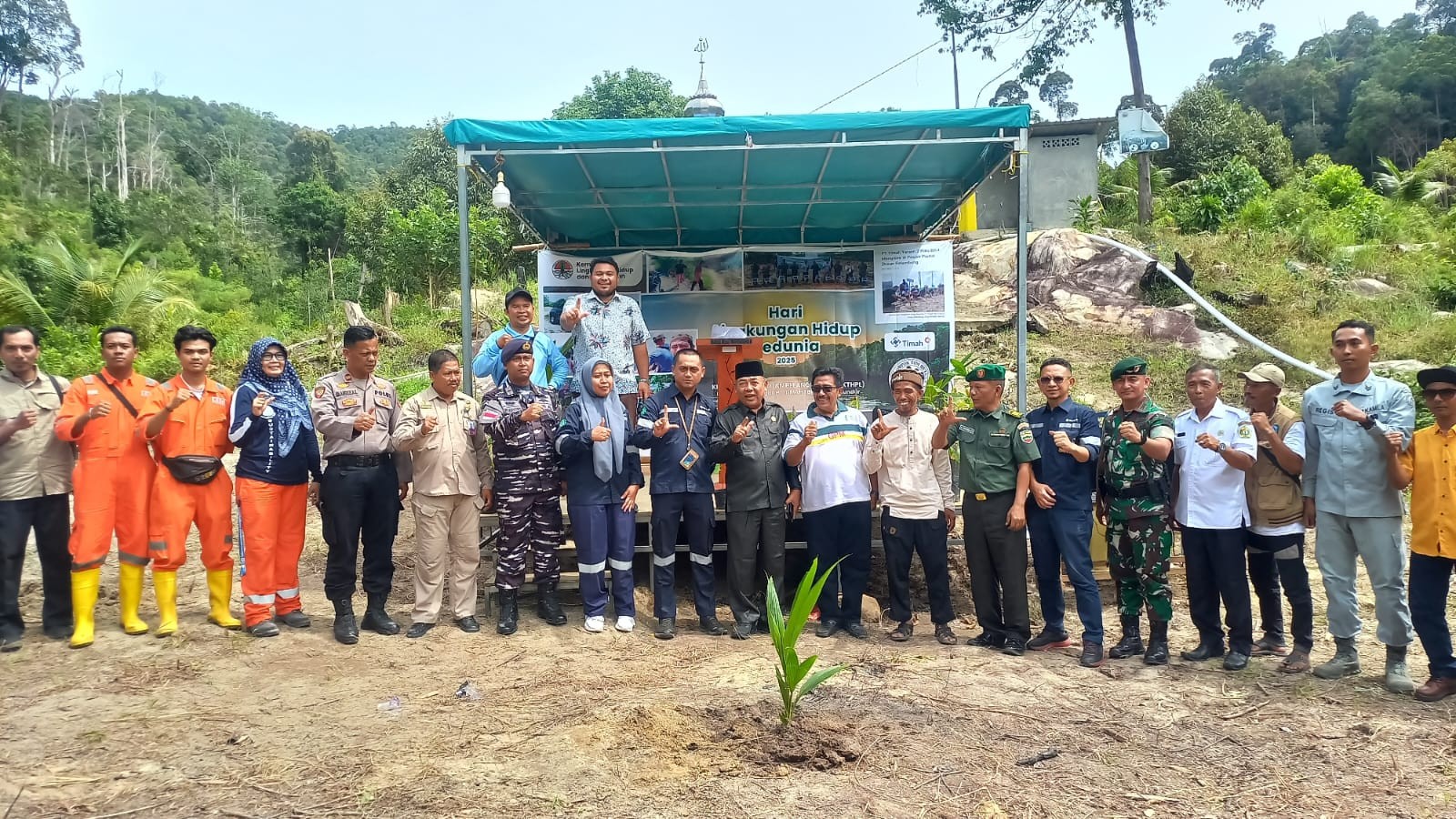 Peringati Hari Lingkungan Hidup, PT Timah Hijaukan Karimun Bareng Warga