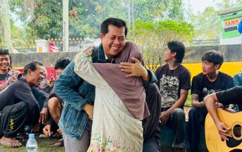 Doa dan Pelukan Erat Seorang Nenek Pemulung kepada Basit CindaÂ
