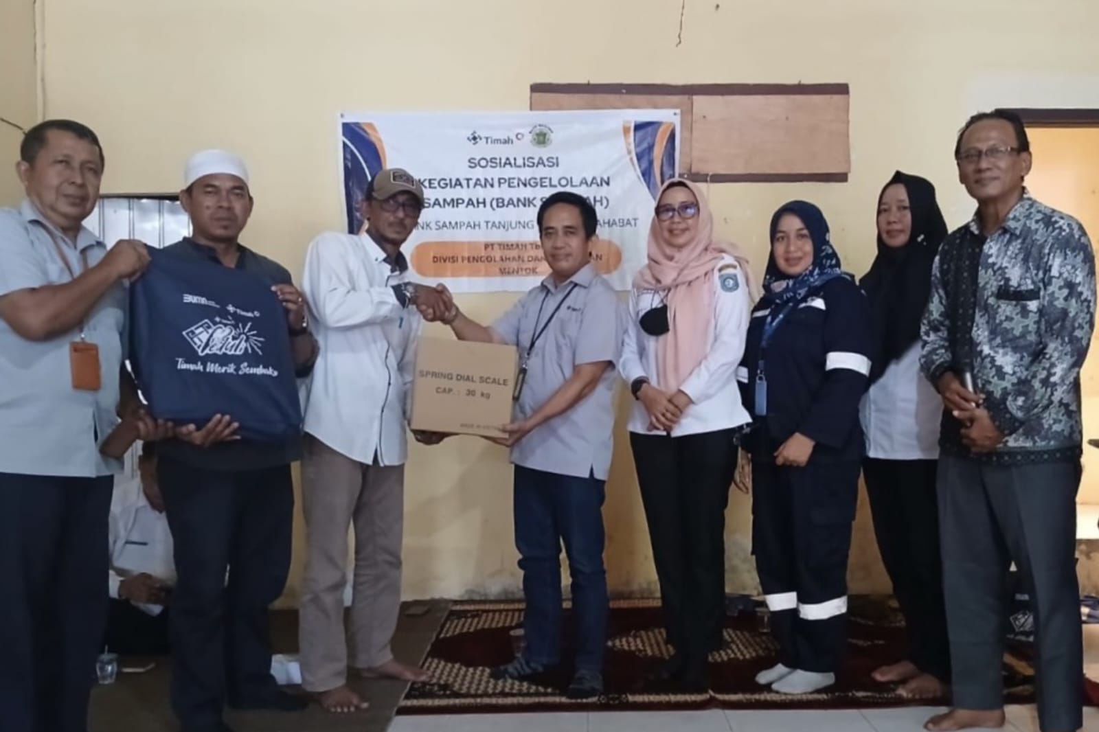 Wujudkan Lingkungan Bersih dan Bernilai Ekonomi, PT Timah Bina dan Fasilitasi Bank Sampah Tanjung Elok