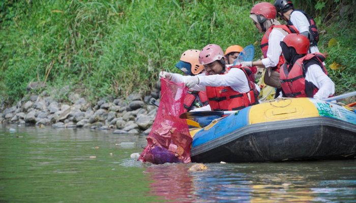 PLN Gelar Aksi Serentak Bersih-Bersih Sampah, 56 Lokasi Disisir