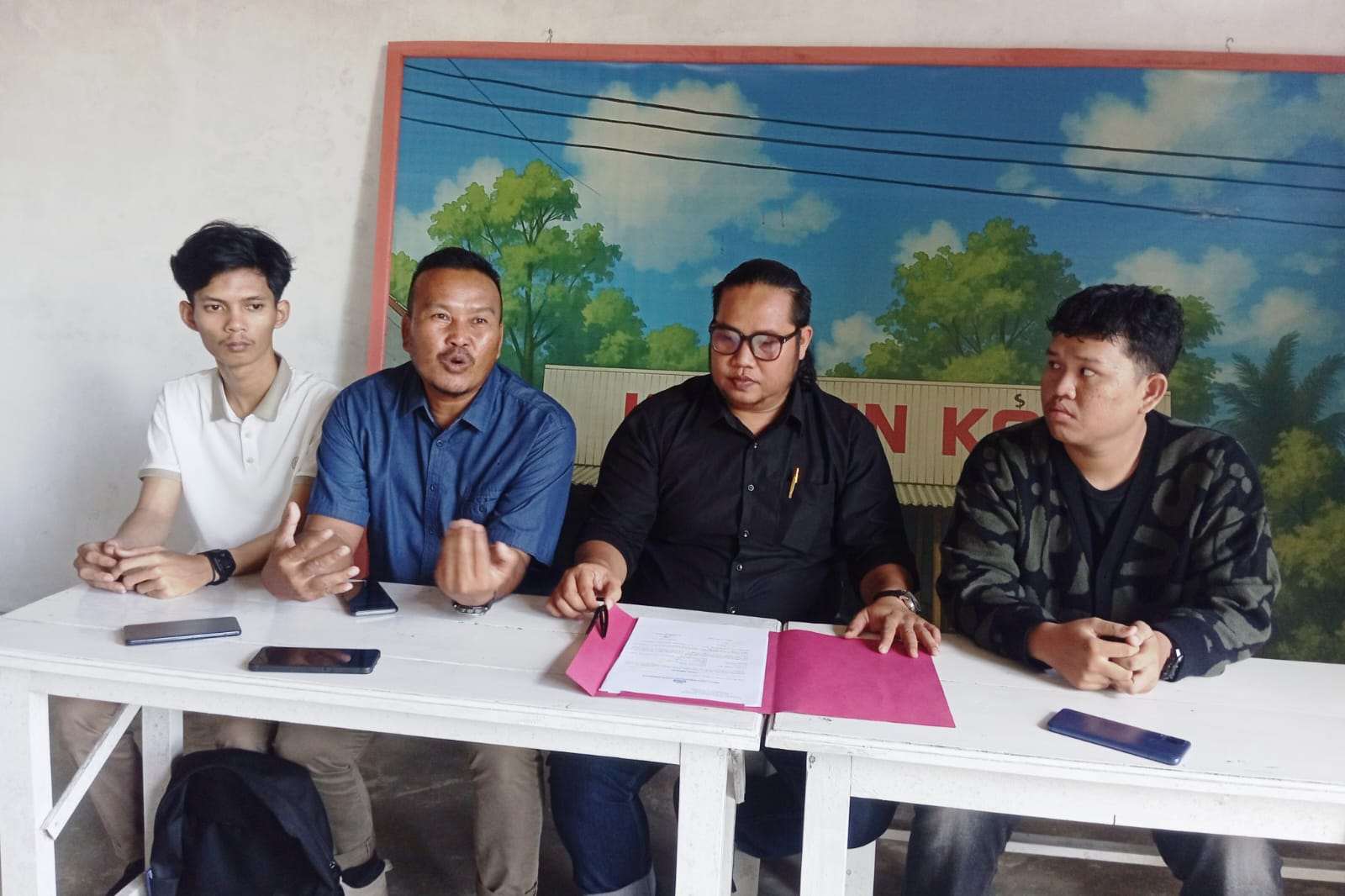 Dituding Diam dan Jual Lahan ke Perusahaan Sawit, Kades Tanjung Labu Polisikan Akun TikTok French$$