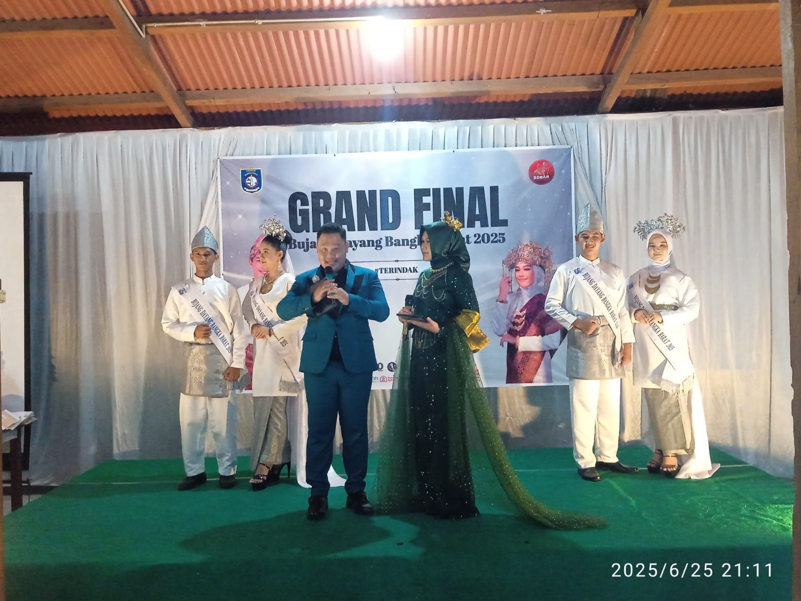 Malam Grand Final Bujang Dayang 2025: Semarak Pencarian Generasi Emas Bangka Barat