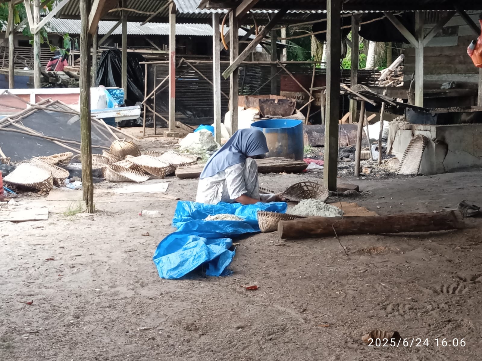 Air Nyatoh, Desa 1000 Bagan: Potret Pesona Bahari dan Ironi Nelayan Laut Dangkal