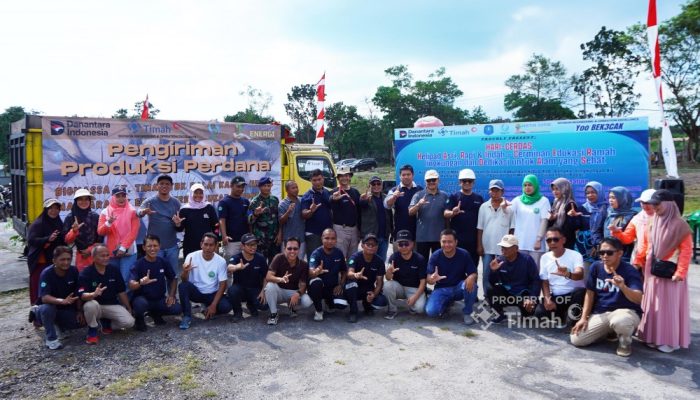PT Timah Gelar Aksi Gotong Royong dan Serahkan Bantuan Lingkungan di Air Kantung