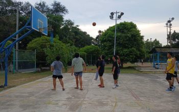 Lapangan PT Timah Jadi Tempat Favorit Remaja Bangka Barat untuk Latihan Basket Tiap Sore