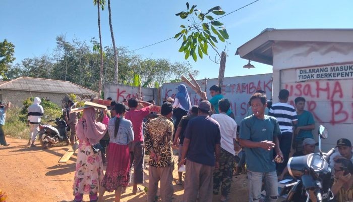 Air Sumur Jadi Asin, Warga Dusun 4 Desa Rajik Gruduk Tambak Udang PT SBB