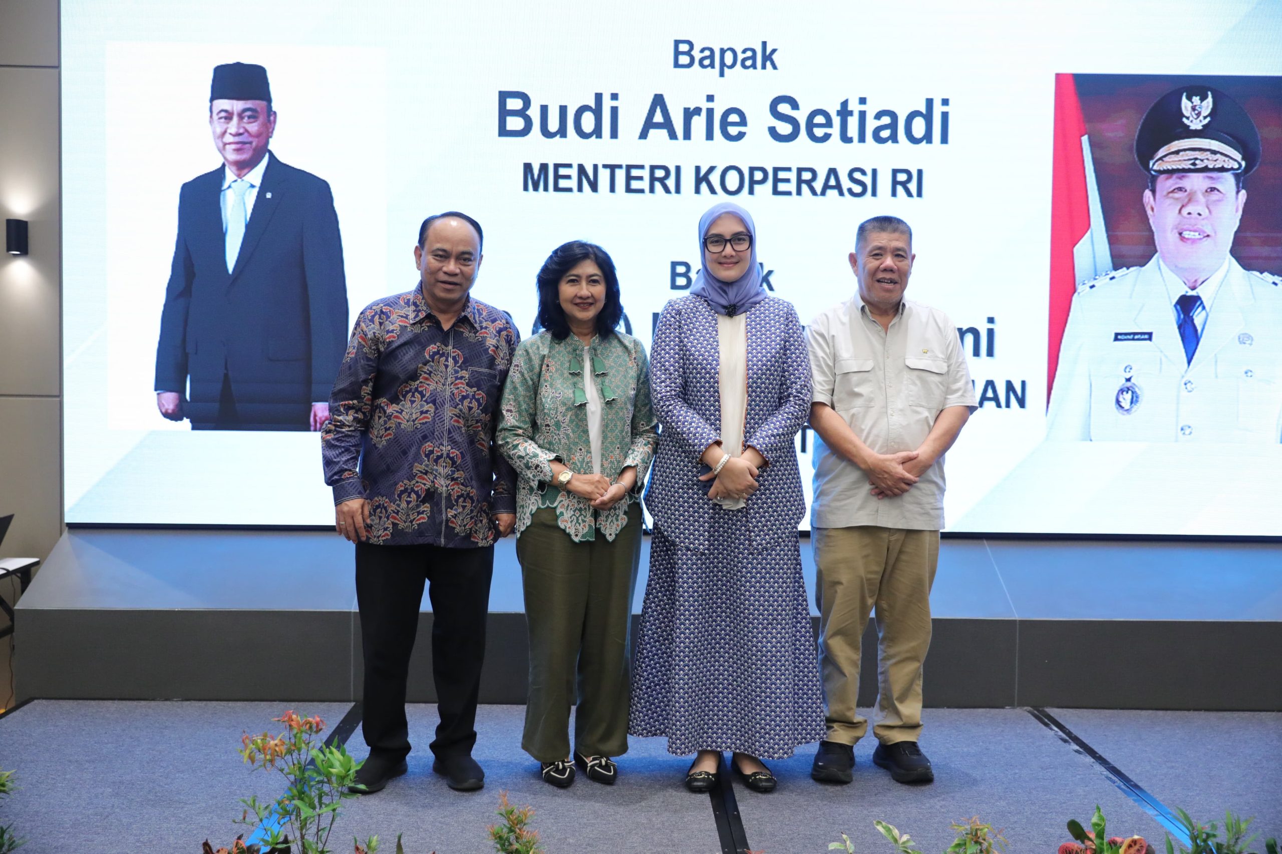 Duet Bareng di Gala Dinner, Gubernur Hidayat dan Menkop Satukan Suara Majukan Koperasi di Babel