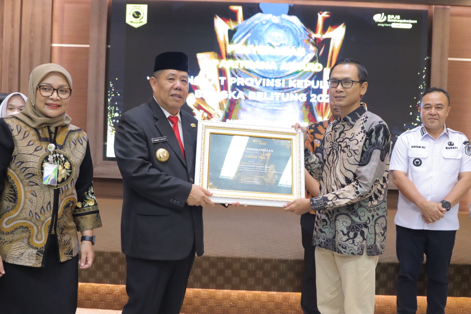 Gubernur Babel Serahkan Paritrana Award 2024, Ini Daftar Penerimanya