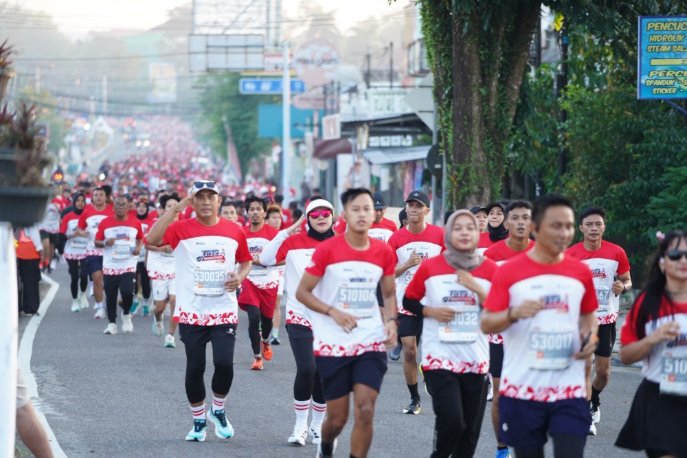 Semarak TINS Half Marathon 2025, Ajang Gelorakan Hidup Sehat Hingga Gerakkan Ekonomi Masyarakat