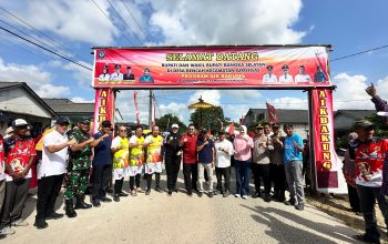 Warga Desa Bencah Antusias Sambut Riza-Debby dalam Program Aik Bakung