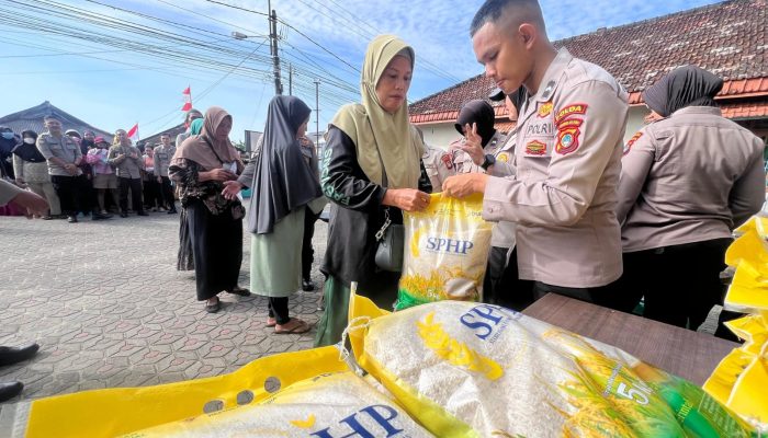 2 Ton Beras di Gerakan Pangan Murah Polda Babel Ludes Terjual dalam Sejam
