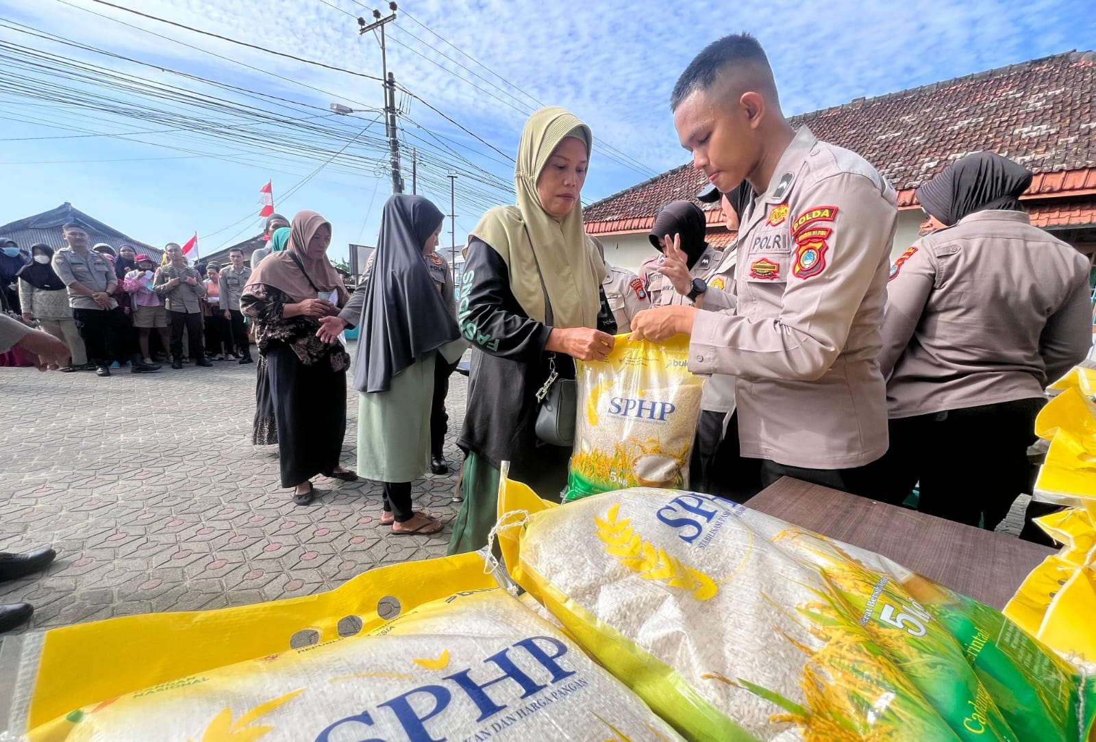 2 Ton Beras di Gerakan Pangan Murah Polda Babel Ludes Terjual dalam Sejam