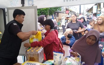 Gerakan Pangan Murah Polres Bangka Barat Diserbu Warga
