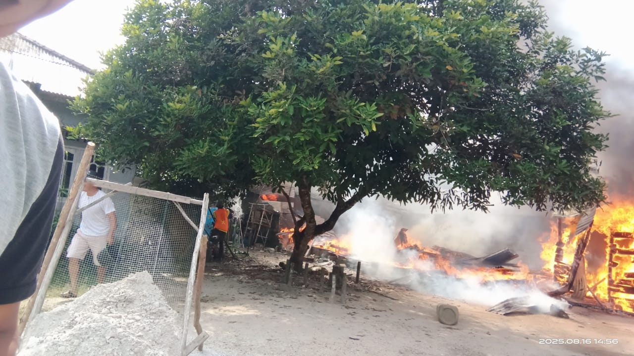 Diduga Korsleting Listrik, Rumah Warga di Desa Banyuasin Riau Silip Ludes Dilalap Sijago Merah
