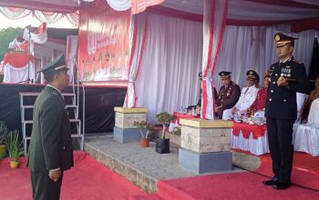 Lapangan Pemkab Bangka Barat Hening saat Kapolres Aditya Pimpin Upacara Penurunan Bendera HUT ke-80 RI