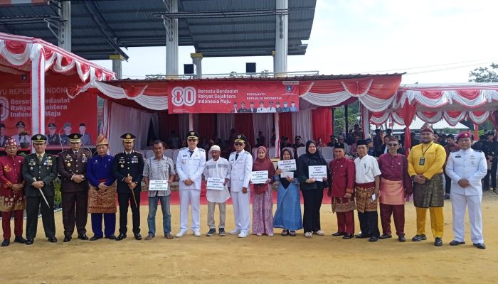 Baznas Bangka Barat Salurkan Santunan di HUT ke-80 RI, Wujudkan Kemerdekaan Bagi Warga Kurang Mampu