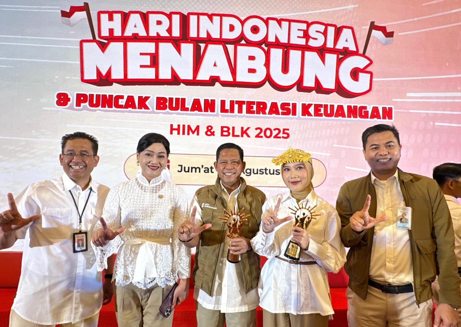 Bank Sumsel Babel Raih Dua Penghargaan OJK Peduli Award