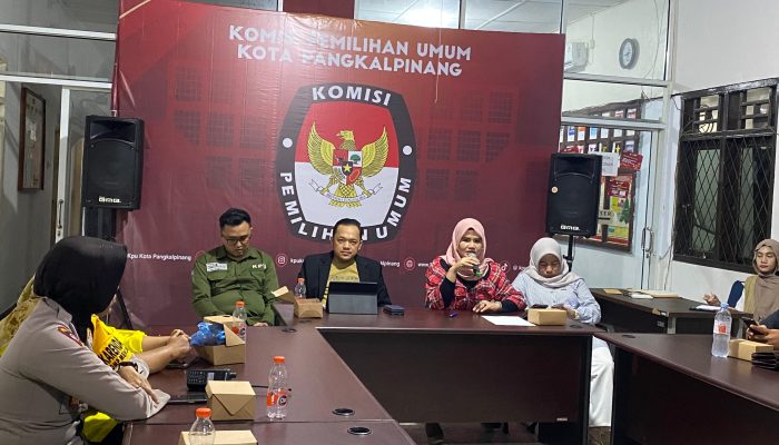 Jelang Masa Tenang, KPU Kota Pangkalpinang Tertibkan APK