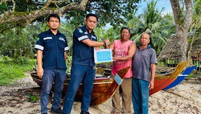 PT Timah Bantu Nelayan Kundur Barat, Beri Sampan, Jaring hingga Mesin Perahu
