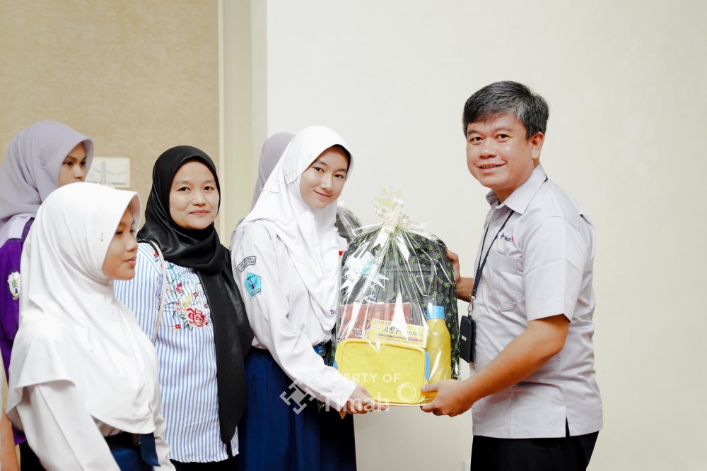 Dari Beasiswa hingga UMKM, Begini Cara PT Timah Hadirkan Manfaat Nyata bagi Warga di Wilayah Operasional