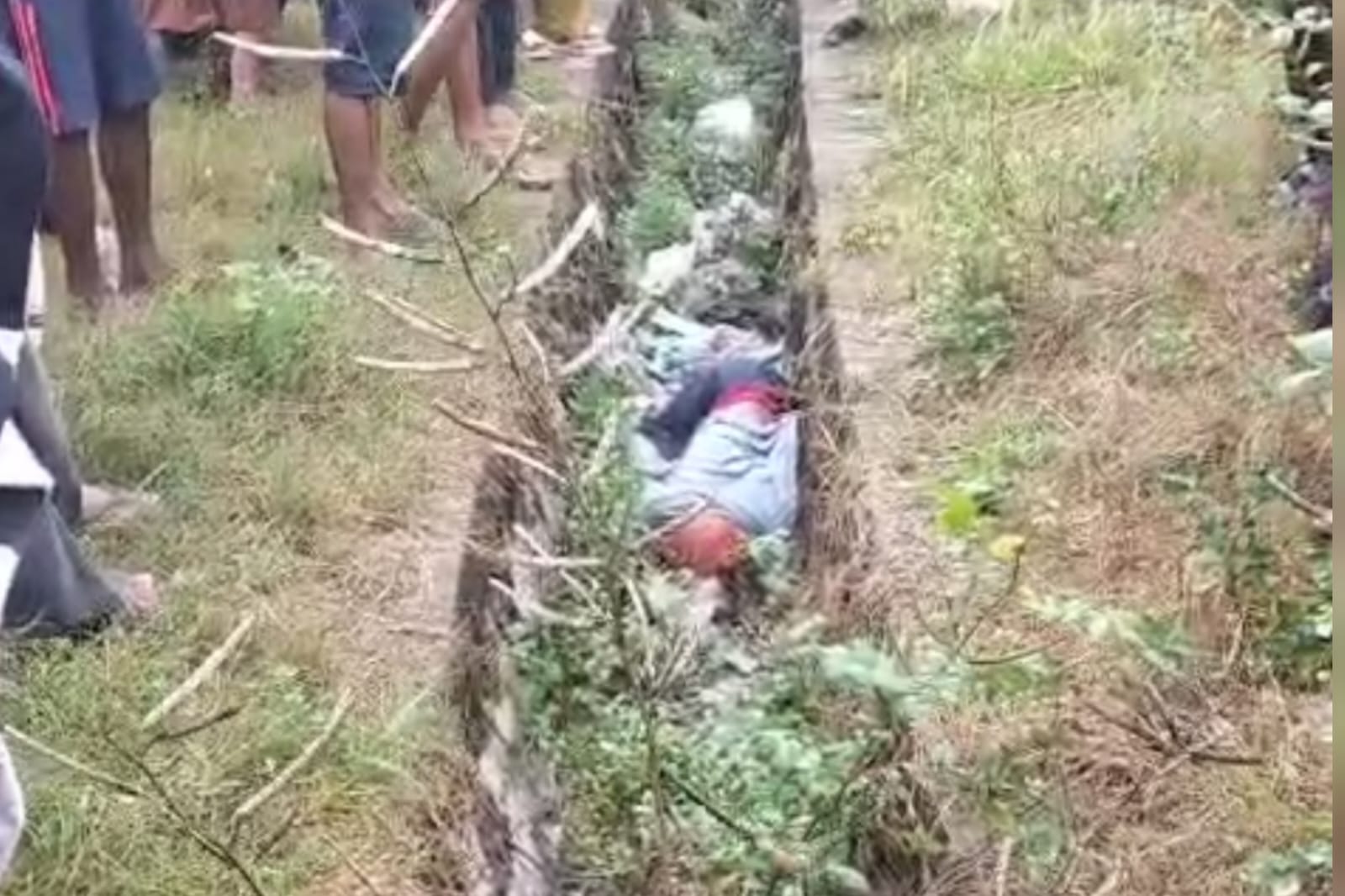 Warga Sukadamai Geger, Jasad Perempuan Ditemukan Tengkurep di Selokan