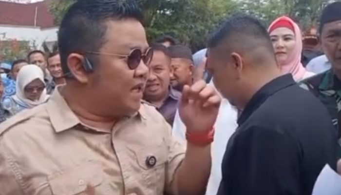 Nyaris Bentrok dengan Bupati Riza Herdavid, Aksi Massa di DPRD Basel Sempat Memanas tapi Berakhir Kondusif
