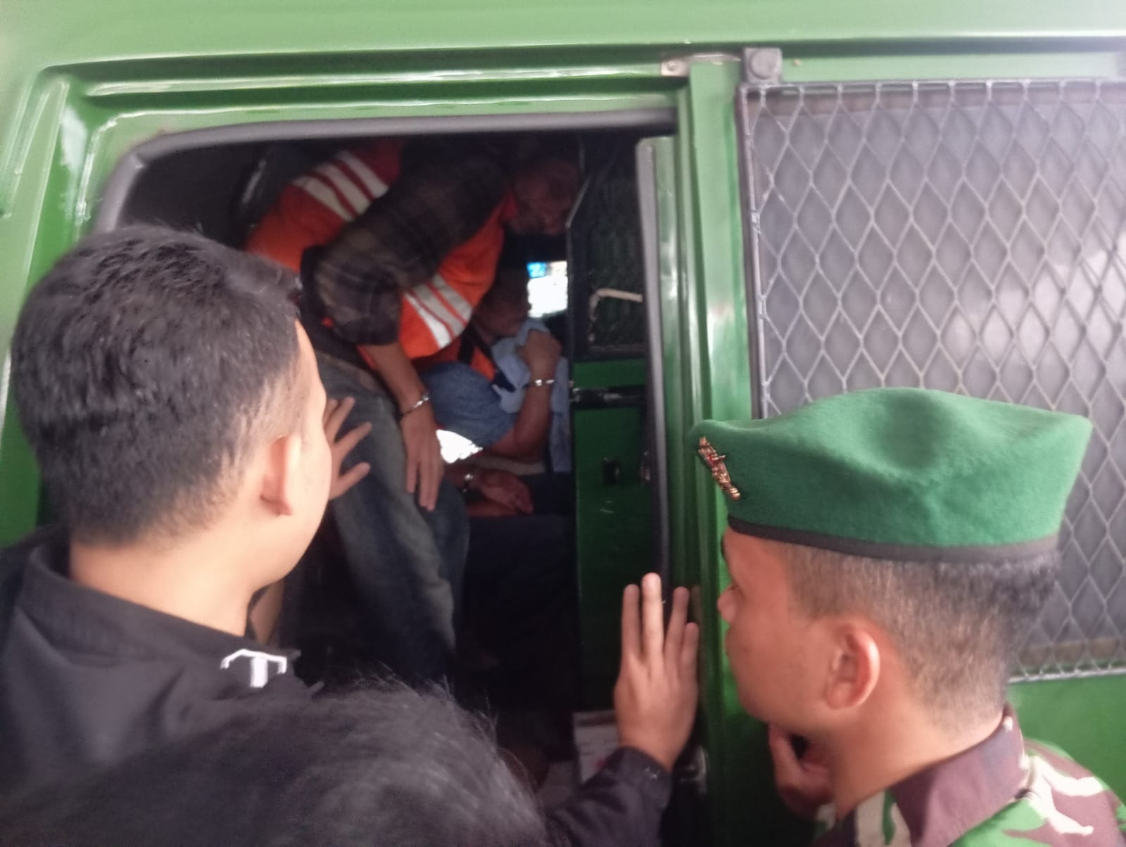 Usai Jadi Tersangka Korupsi, Hasby Bareng Rudi, Sandi dan Yopi Langsung Digiring ke Lapas Pangkalpinang