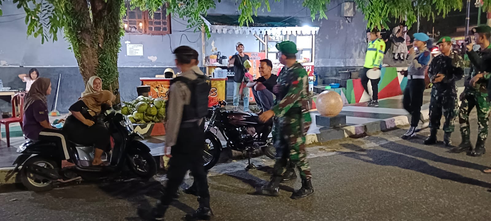 TNI-Polri Gelar Patroli Gabungan di Toboali, Dandim: Bukti Nyata Kehadiran TNI untuk Masyarakat