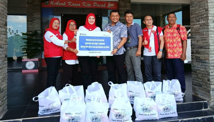 PT Timah Tbk Serahkan 200 Paket Sembako ke PMI Basel, Wabup Debby: Ini Dukungan Luar Biasa