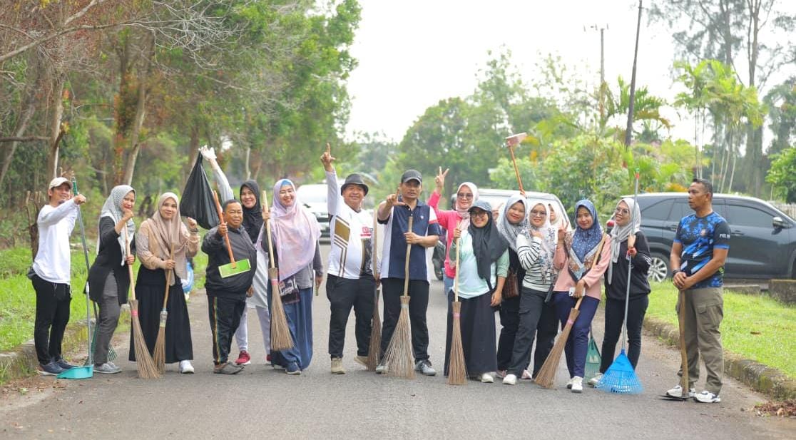 Tindak Lanjuti Arahan Menteri LHK, Pemprov Babel Gelar Aksi Bersih di Enam Lokasi