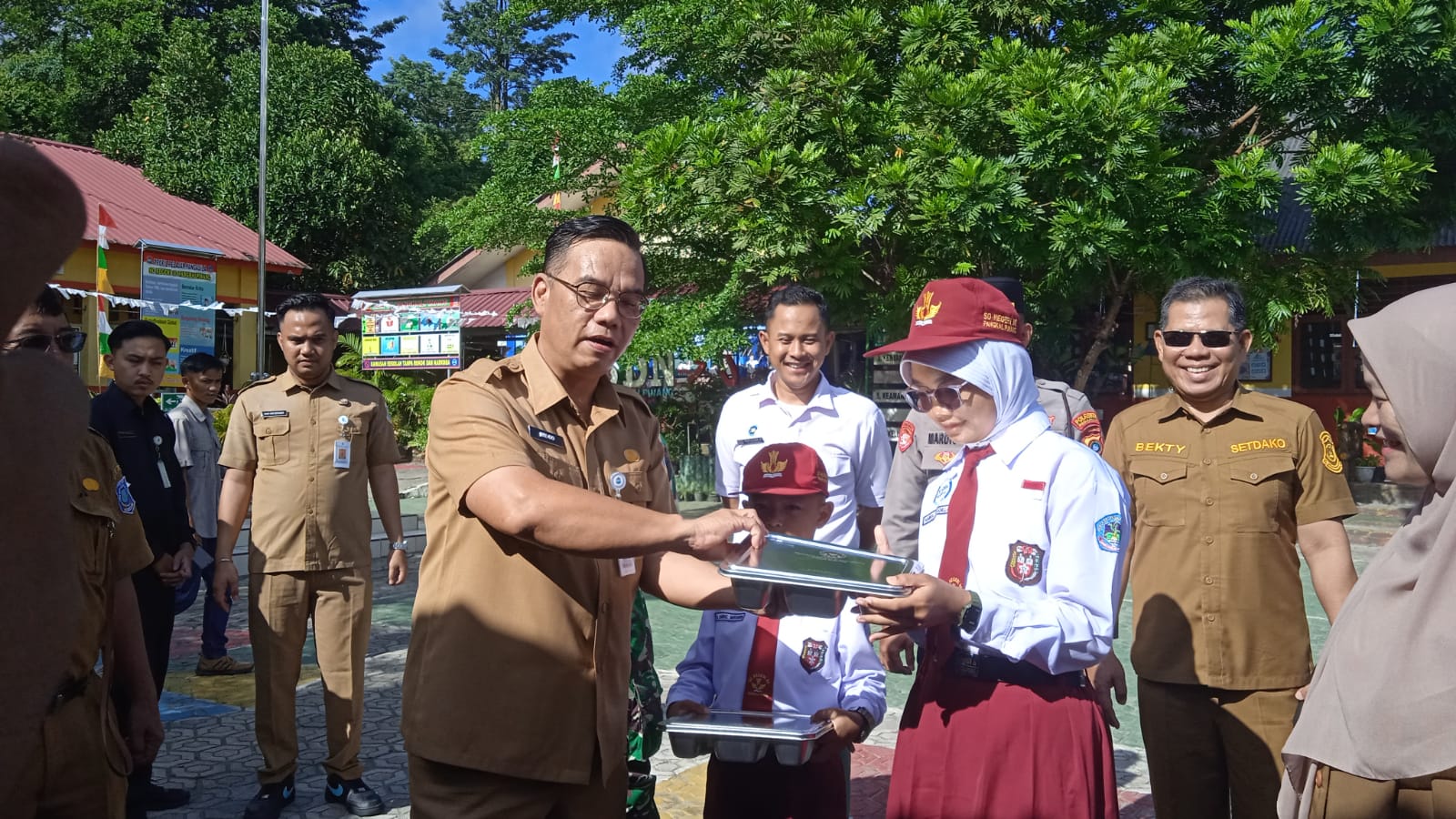 Sekda kota Pangkalpinang Hadiri Peluncuran Program SPPG di SD Negeri 30