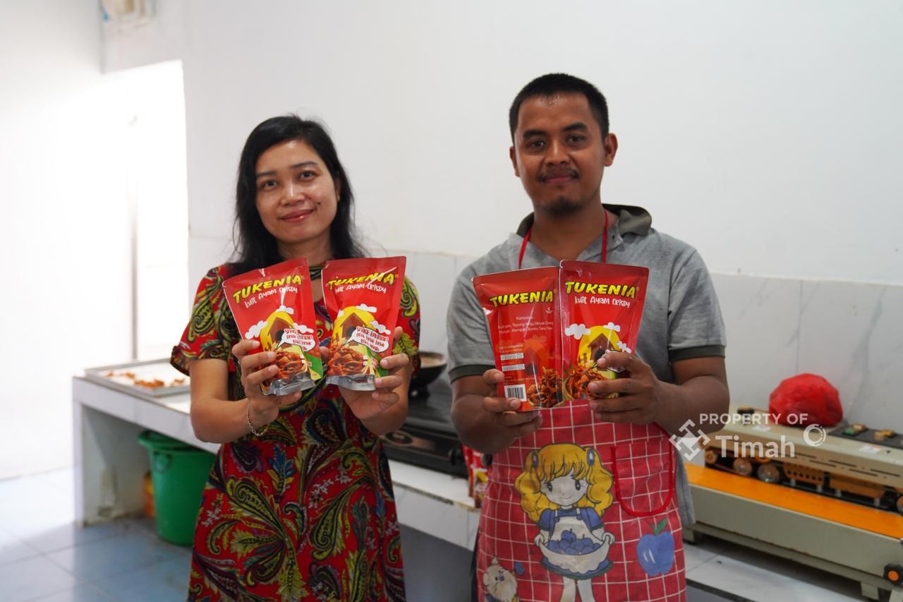 Bangkit dari Pandemi Lewat Ide Kreatif, Nia Sukses Kembangkan Camilan Kulit Ayam Berkat Dukungan PT Timah
